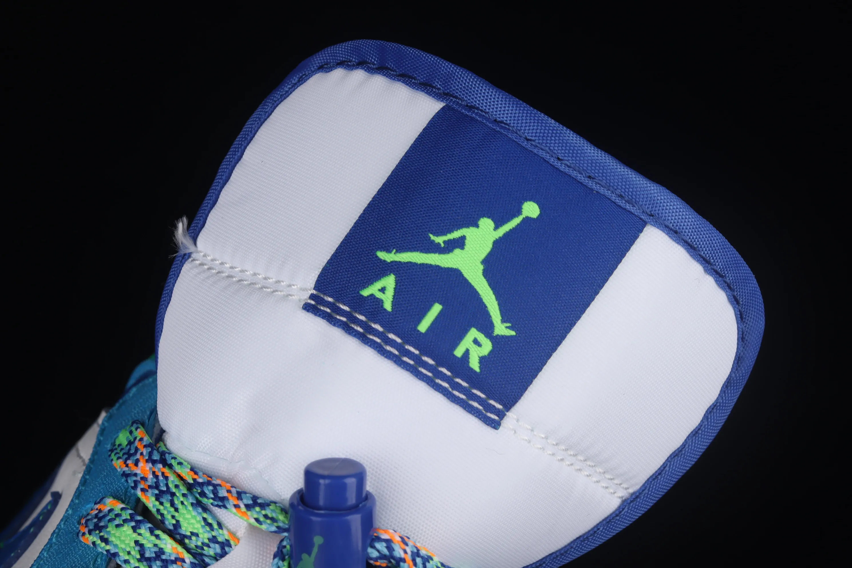 All Categories Air Jordan Jordan Series Basketball Shoes Air Jordan 1 Mid Differentiated Edition Air Jordan 1 Mid AJ1 Joe 1 Blue and Green Chinese Culture Basketball Shoes DA8010-400